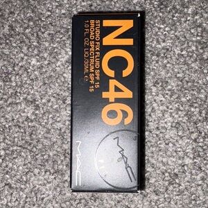 MAC Studio Fix Fluid SPF 15 Foundation NC46